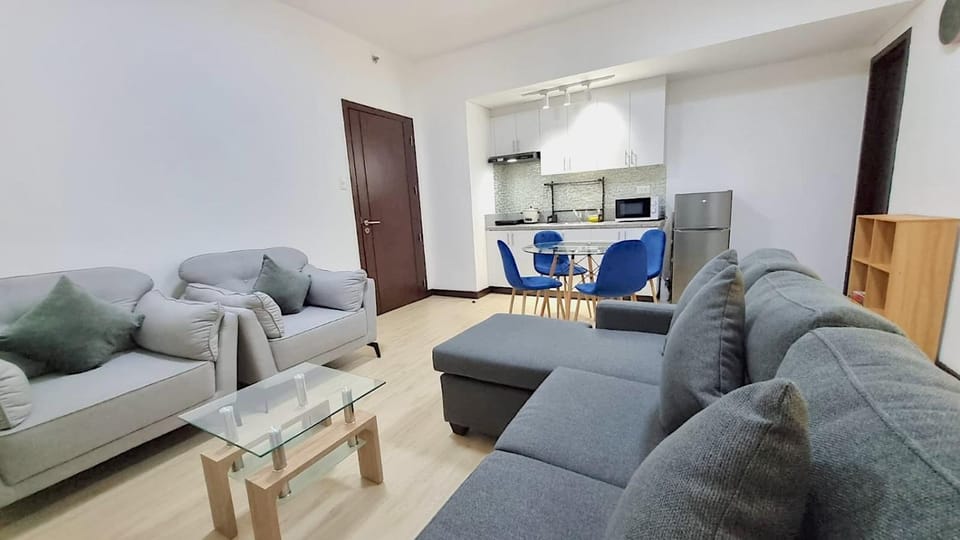Kitchen or kitchenette, Living room, Dining area
