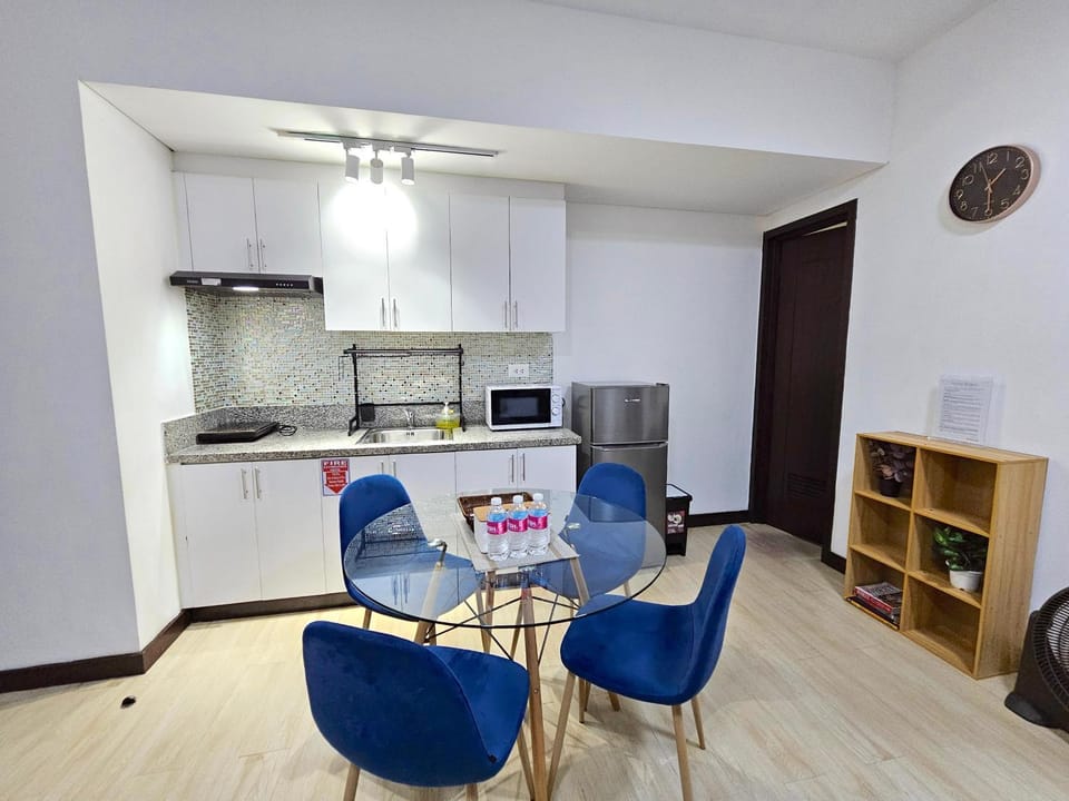 Dining area, kitchen