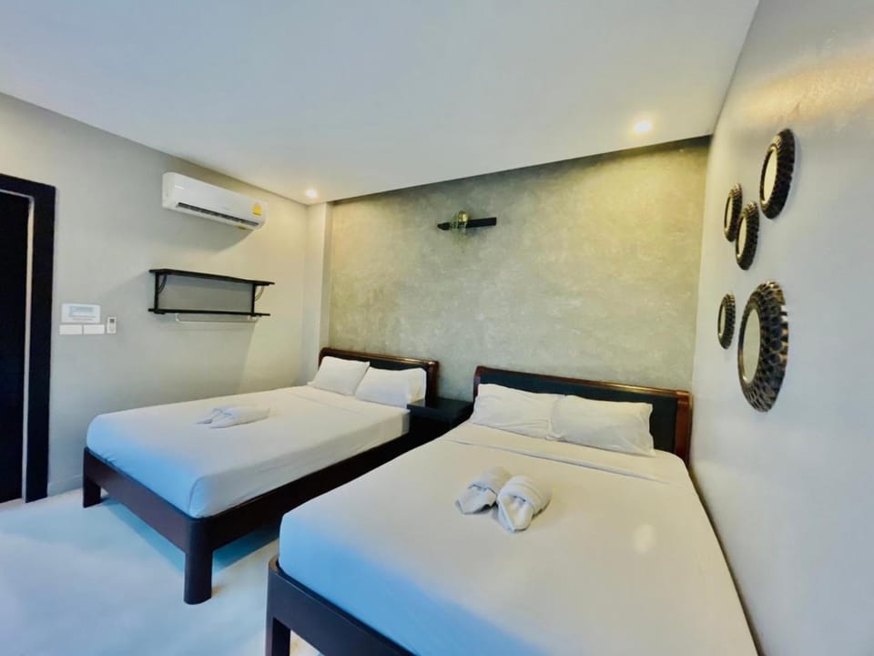 Bed, Photo of the whole room, Bedroom, towels, air conditioner