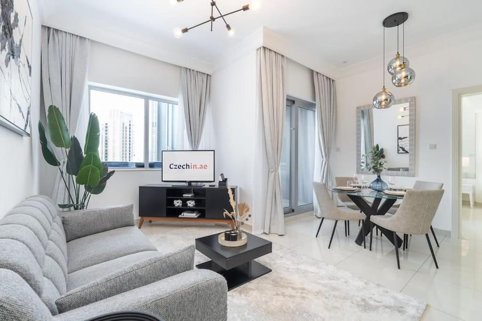New Listing & Burj Khalifa View & Dubai Mall Apartment in Dubai