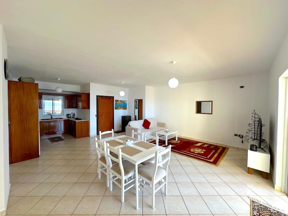 Kitchen or kitchenette, Living room, Photo of the whole room, Seating area, Dining area