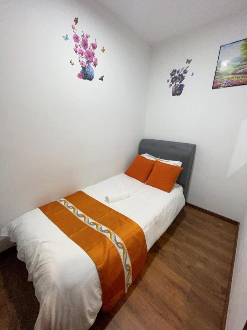 Vivacity Megamall Jazz 3 suites ,2-8 pax , 3 BR Apartment in Kuching