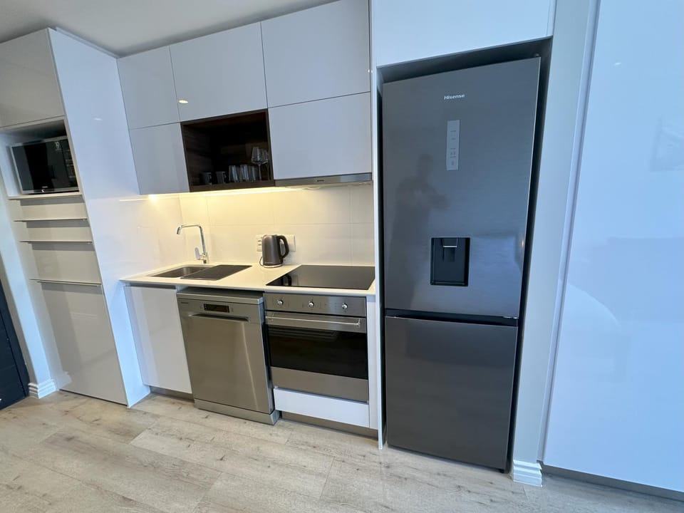 16onBree 2505 Studio in Central Cape Town, Wi-Fi, pool, free parking Apartment in Cape Town