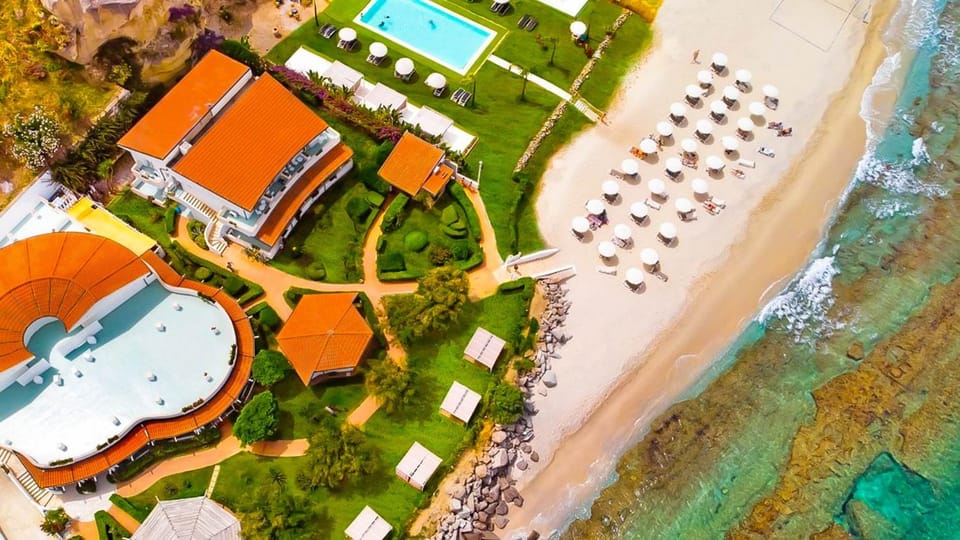 Property building, Bird's eye view, Beach, Pool view, Sea view, Swimming pool