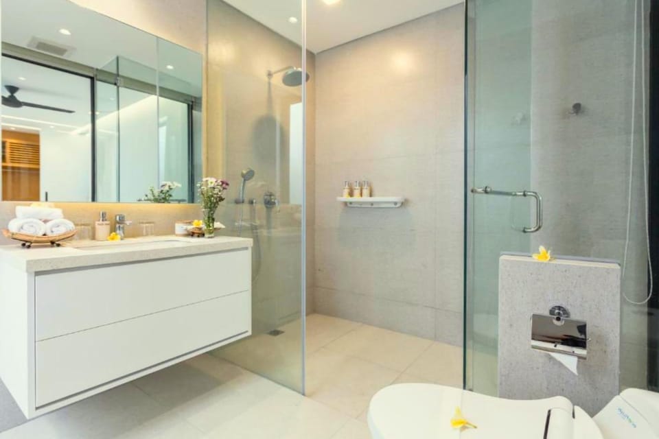 Shower, Bathroom, towels