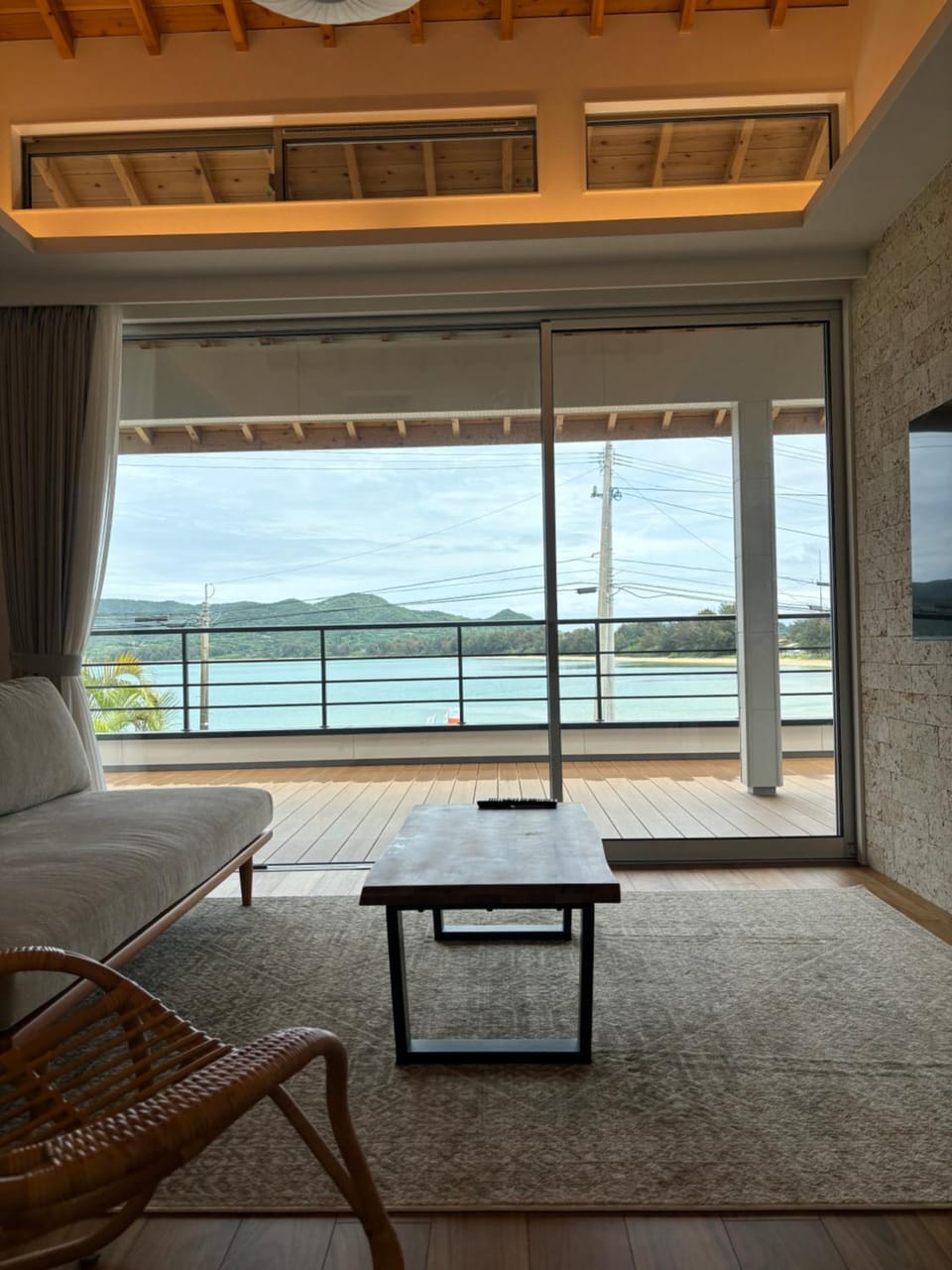 Natural landscape, TV and multimedia, View (from property/room), Balcony/Terrace, Living room, Beach, Sea view