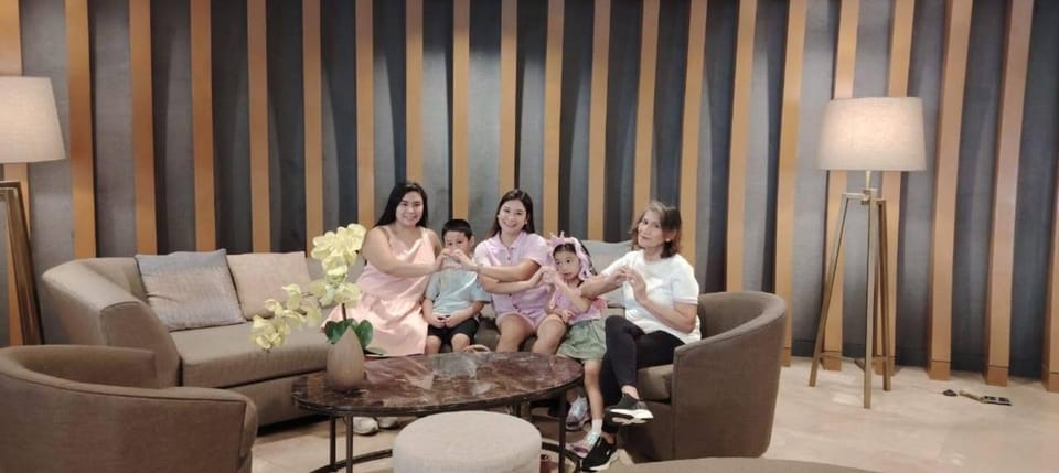 E & R Staycation Condotel near Mall of Asia Apartment hotel in Pasay
