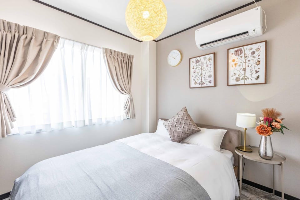 Bed, Bedroom, air conditioner