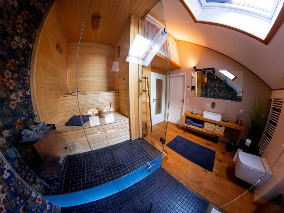 Toilet, Sauna, Bathroom, Bath