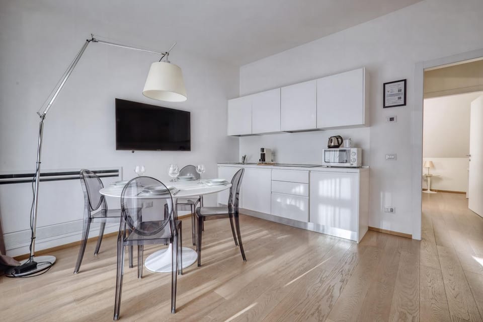 TV and multimedia, Coffee/tea facilities, Kitchen or kitchenette, Dining area, microwave