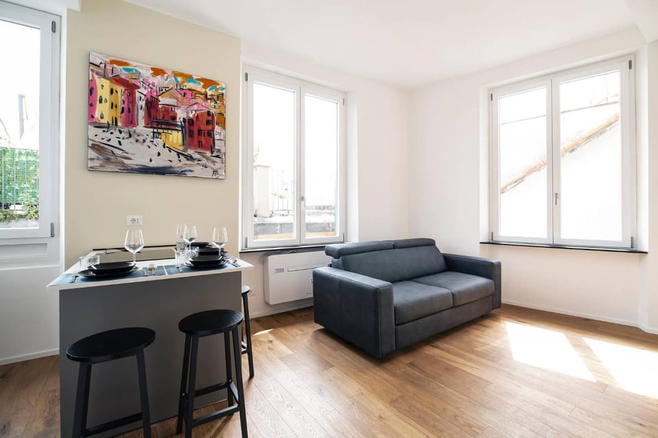 Communal lounge/ TV room, Living room, Seating area, Dining area, heating, air conditioner