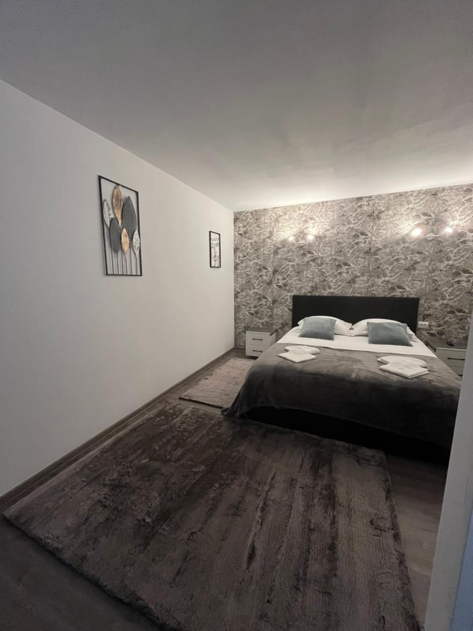 Bed, Photo of the whole room, Bedroom, internet