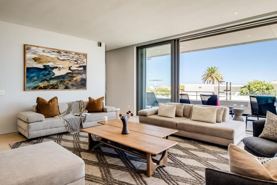 View (from property/room), Balcony/Terrace, Living room, Seating area