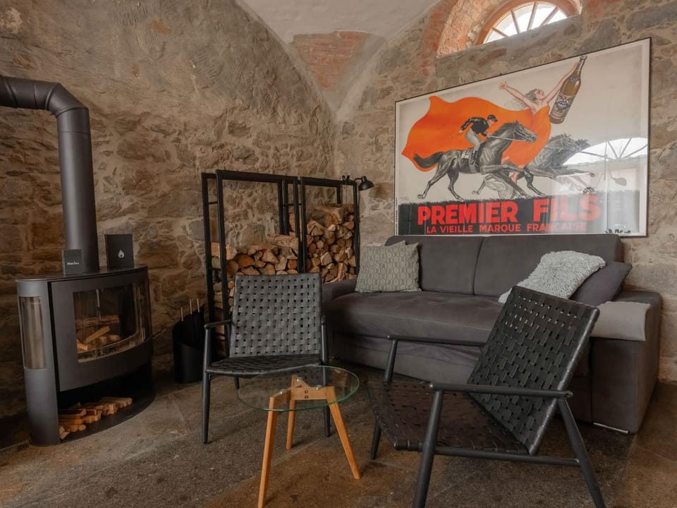 Maisonette-Wohnung mit Kamin im historischen Gewölbe Apartment in Saxony