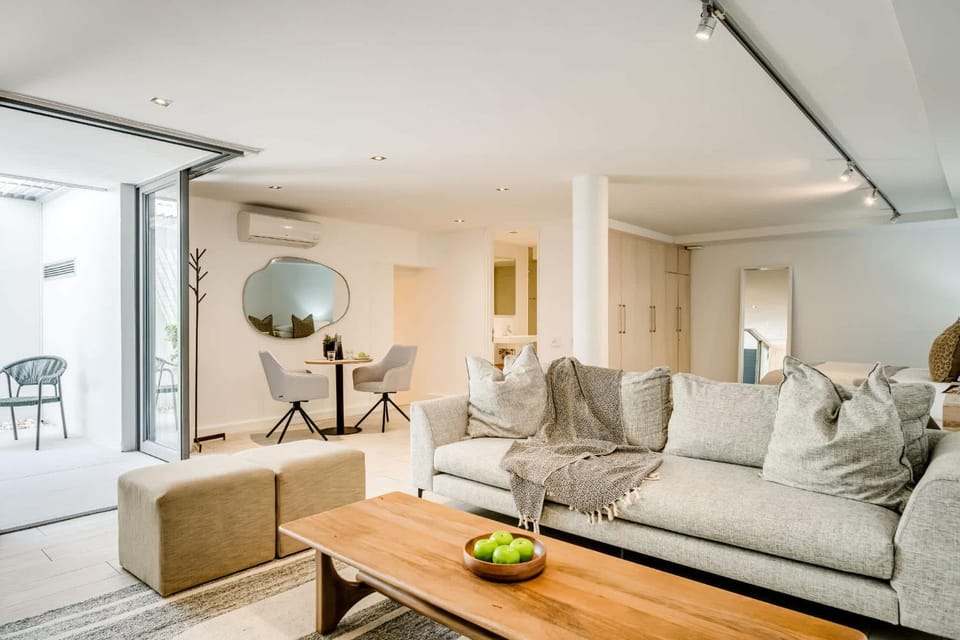 Bed, Living room, Seating area, Dining area, Bedroom