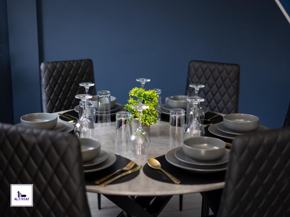 Living room, Seating area, Dining area