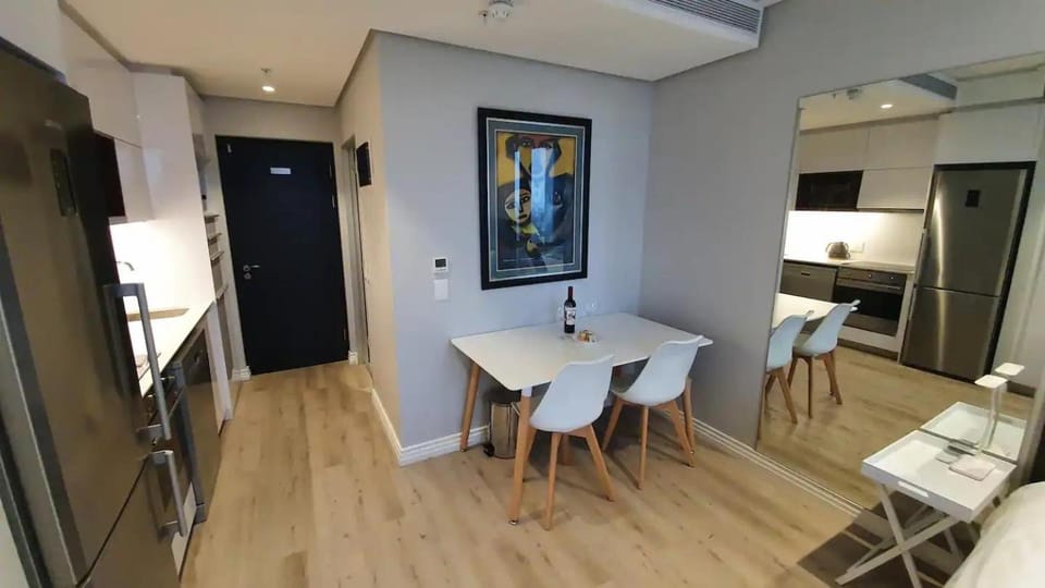 16onBree 1518 Studio in Central Cape Town, Wi-Fi, pool, free parking Apartment in Cape Town