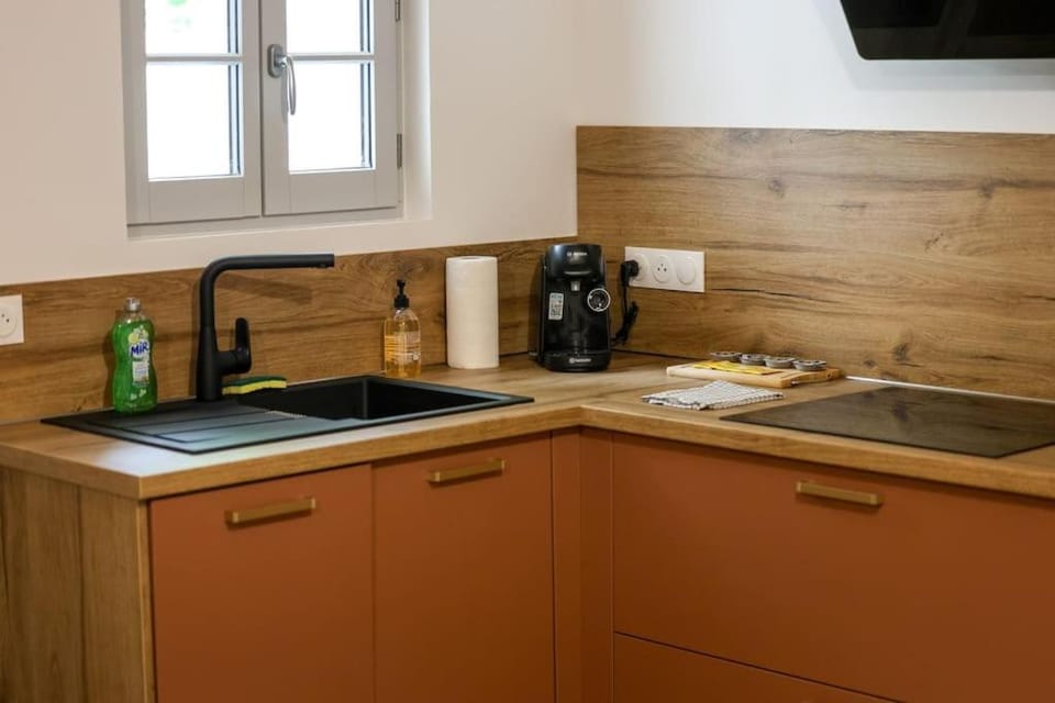 Coffee/tea facilities, dishwasher, toaster, washing machine, kitchen