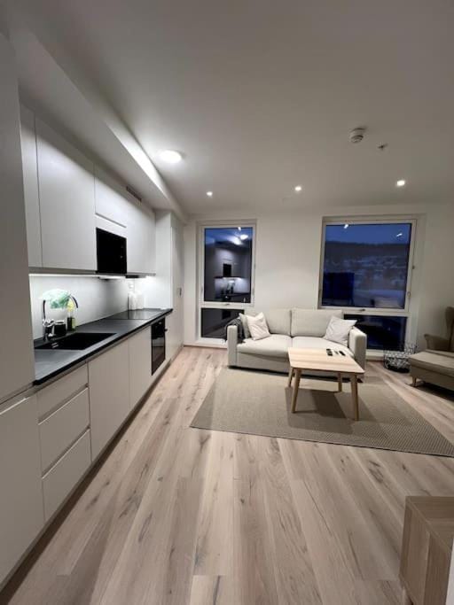 Living room, Seating area, Dining area, stove