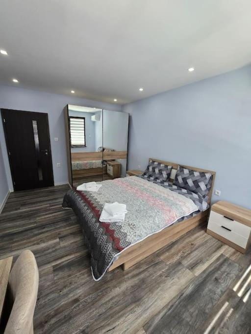 Bed, Photo of the whole room