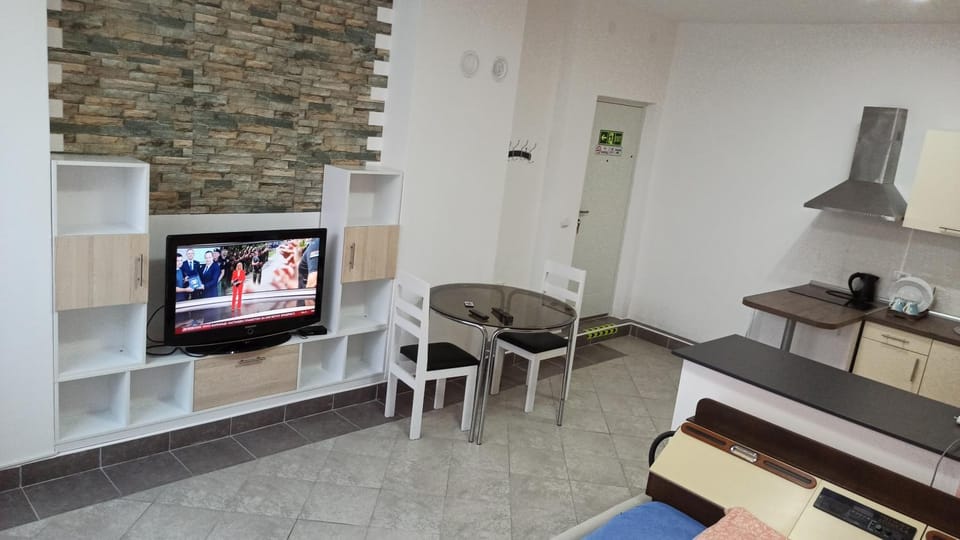 TV and multimedia, Living room, minibar
