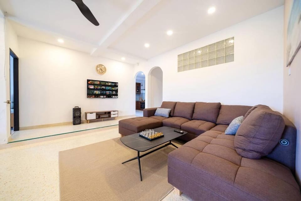 Golden Sands Villa only 15 minutes walk to beach Villa in Choeng Thale
