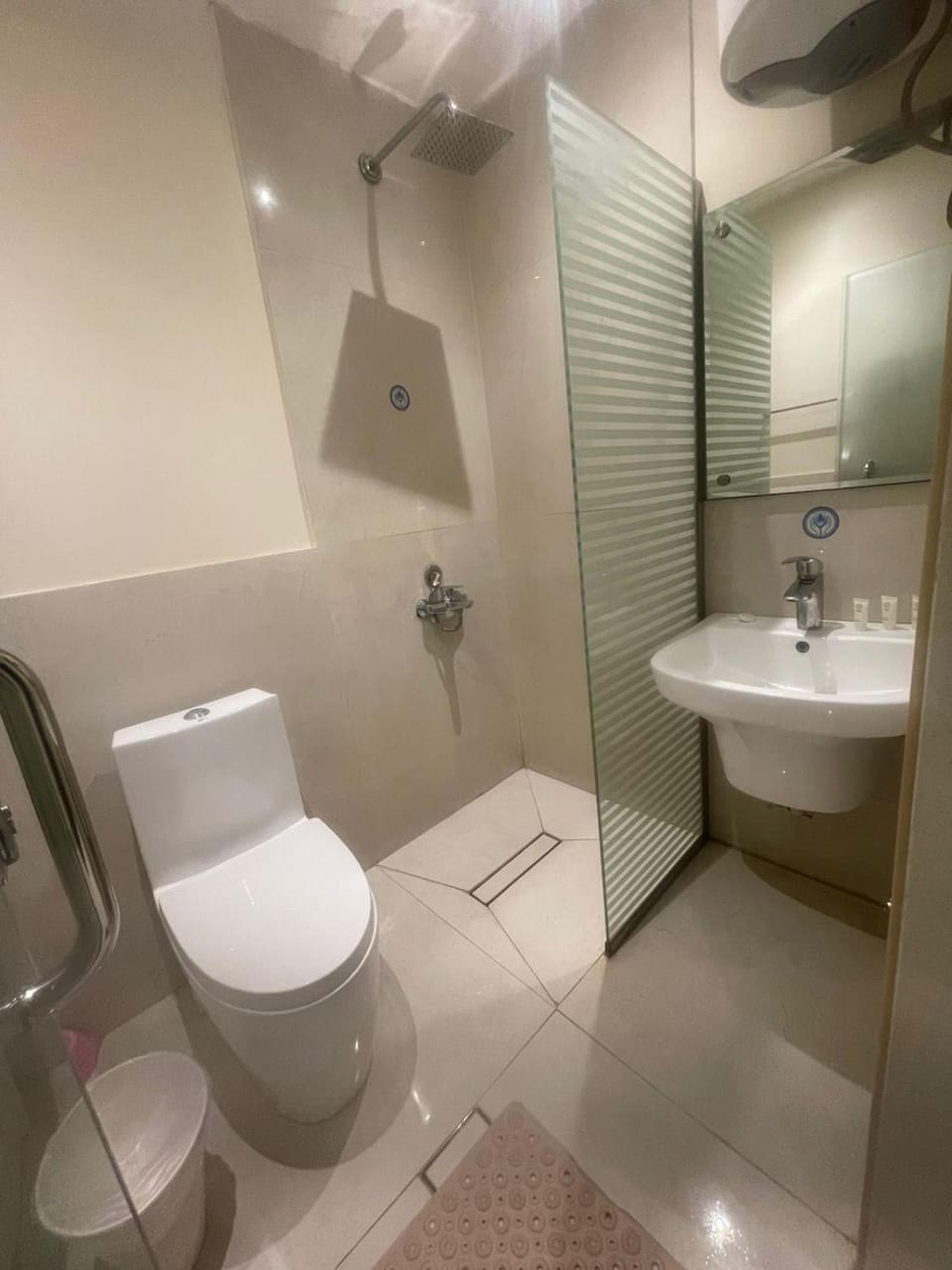 أول سويت للشقق المخدومة Hostel in Riyadh