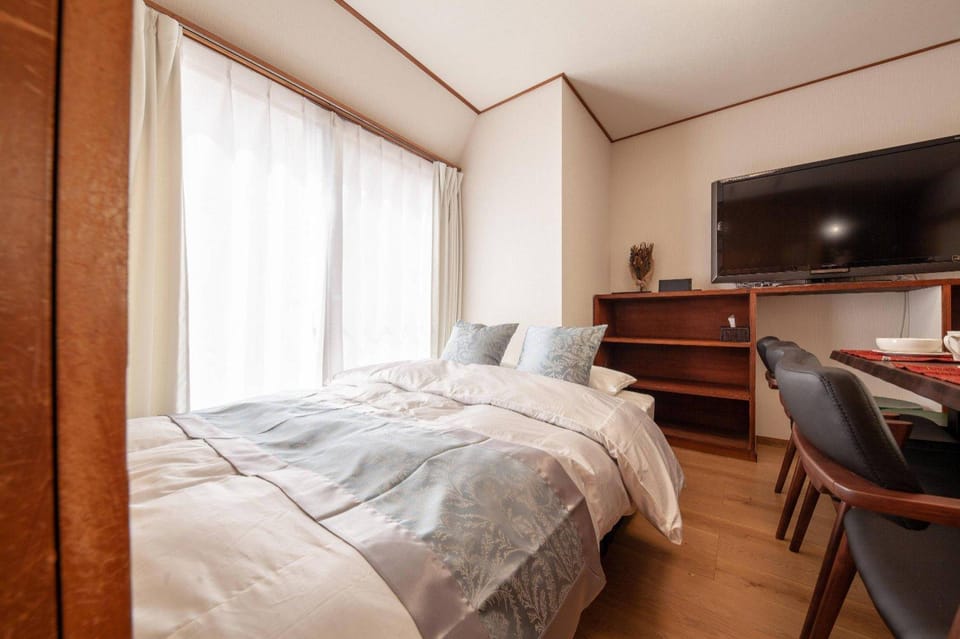 Bed, Living room, Bedroom