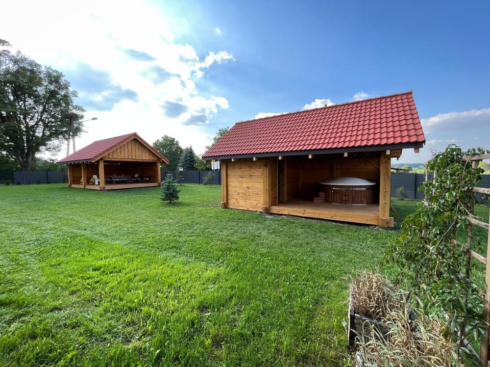 Property building, Hot Tub, Garden view