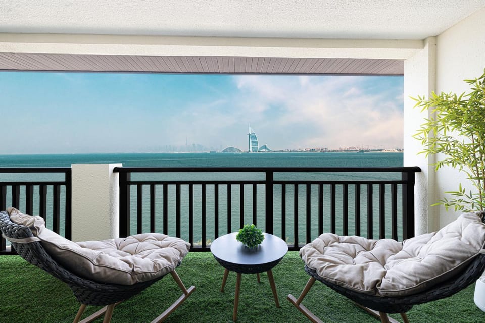 View (from property/room), Balcony/Terrace, Landmark view