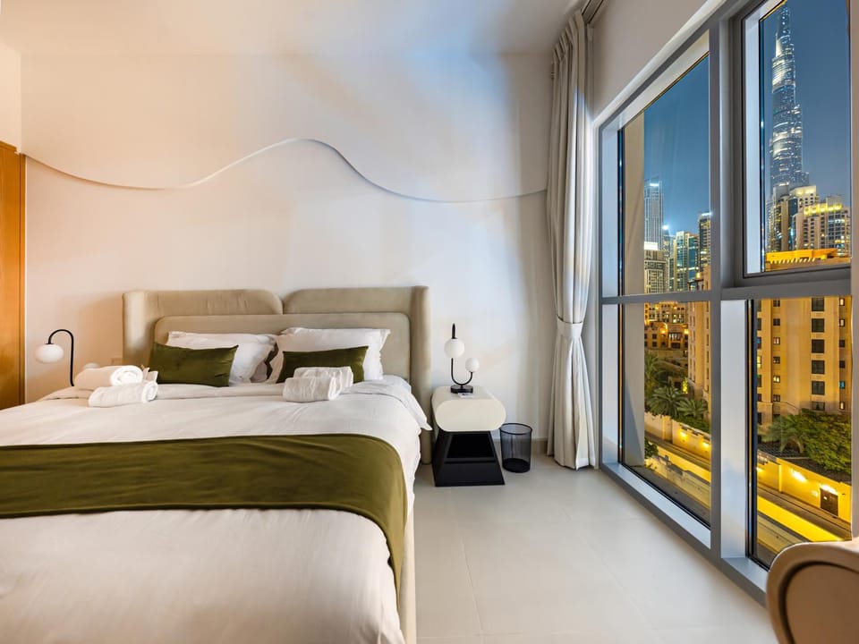 Bed, View (from property/room), Bedroom, City view