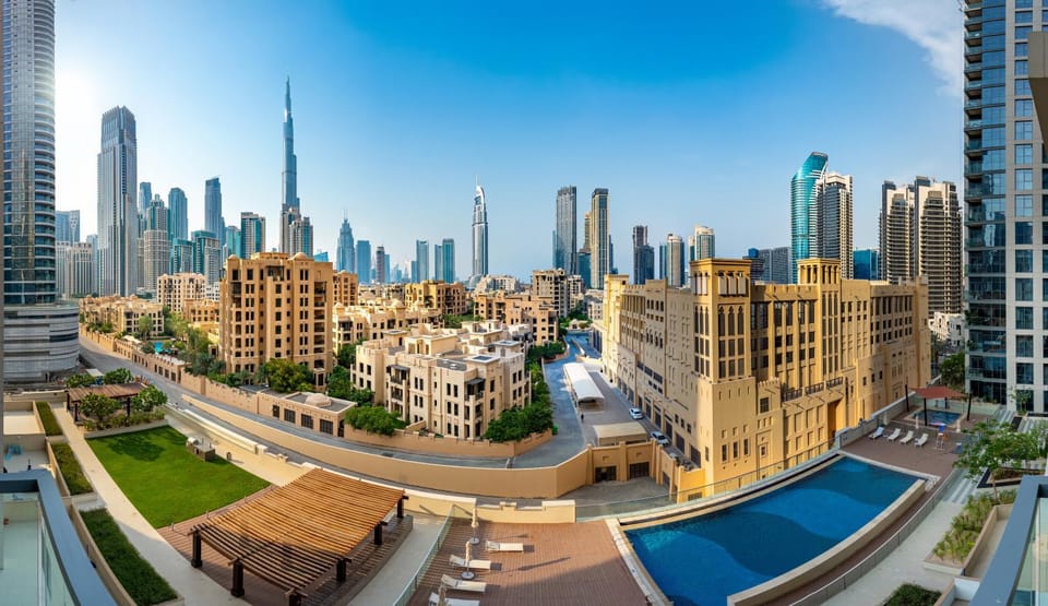 Nearby landmark, Balcony/Terrace, City view, Pool view, Street view, Swimming pool, Swimming pool, Location