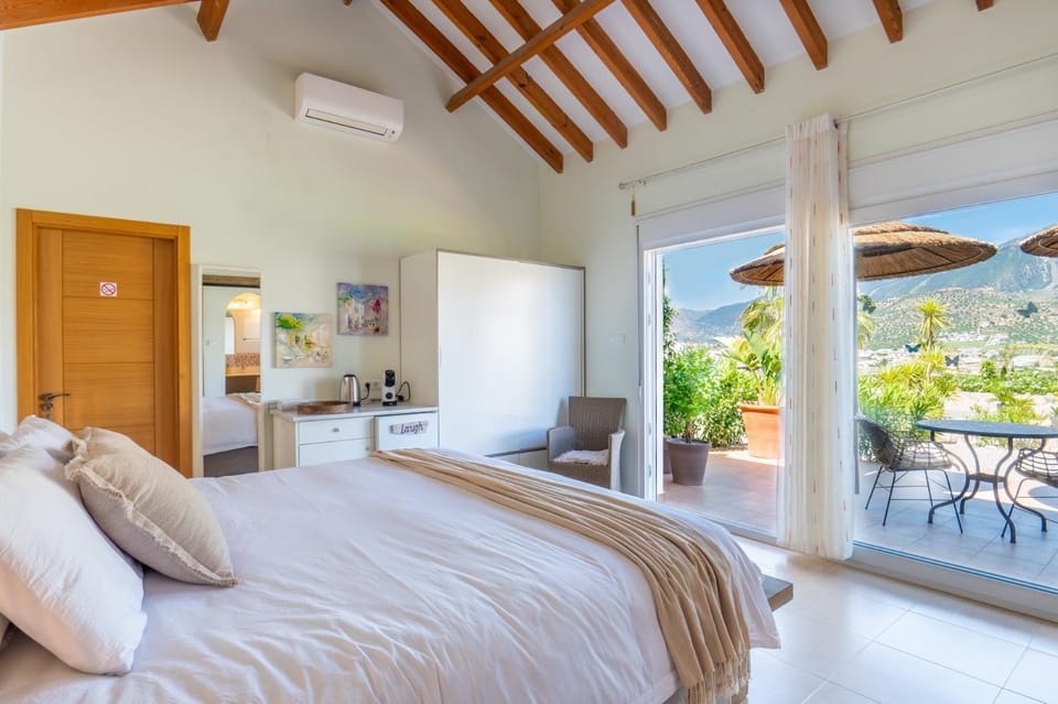 Bed, View (from property/room), Balcony/Terrace, Bedroom, minibar, air conditioner