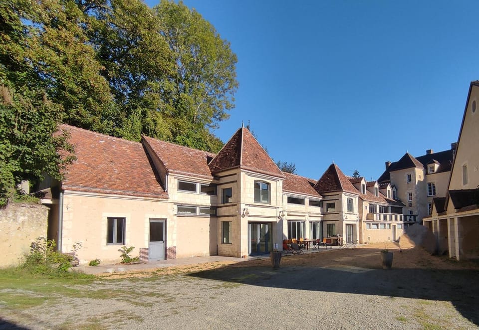 Property building, Day