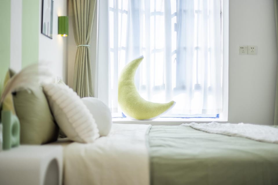 Bed, Bedroom