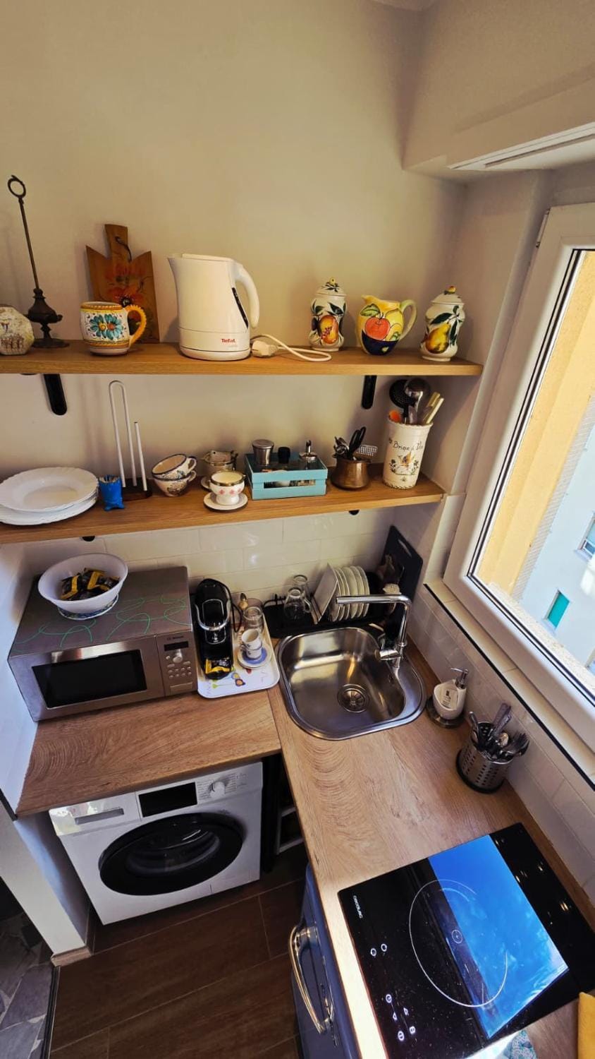 Kitchen or kitchenette