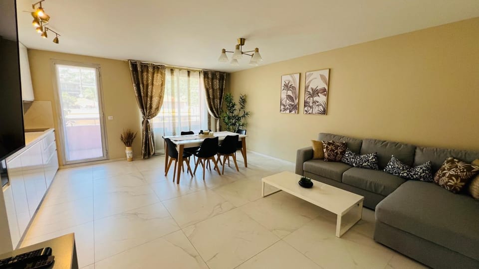 Living room, Seating area, Dining area