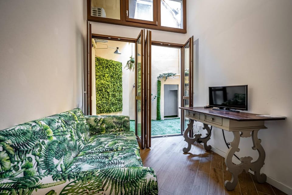 Communal lounge/ TV room, Living room