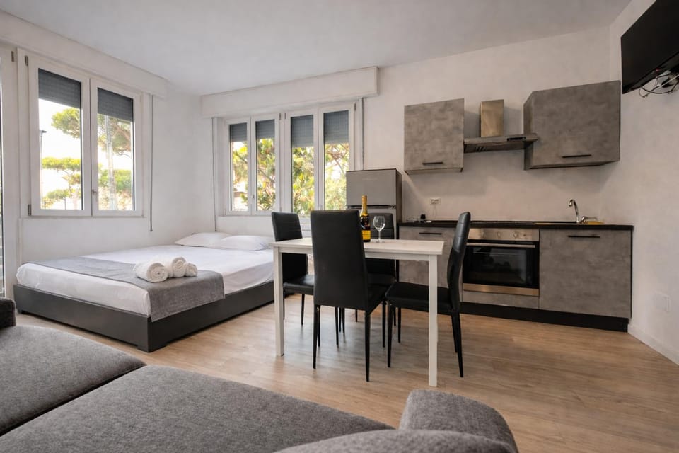 Bed, TV and multimedia, Balcony/Terrace, Lunch, kitchen