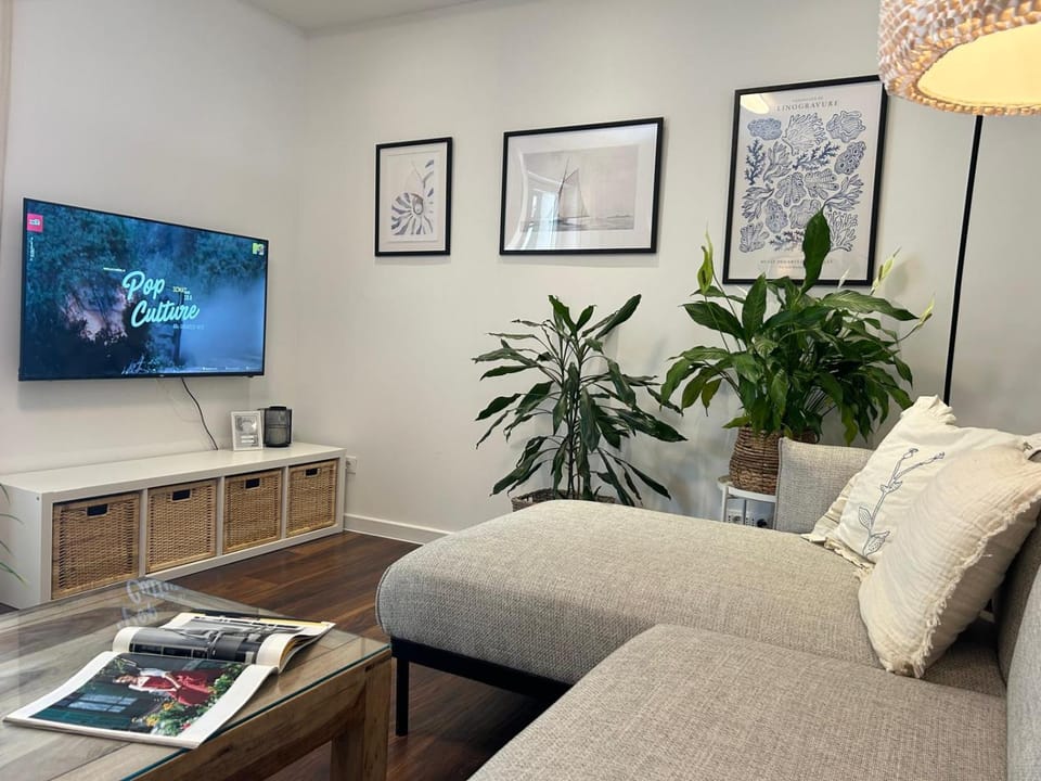 Communal lounge/ TV room, TV and multimedia, Living room, Seating area