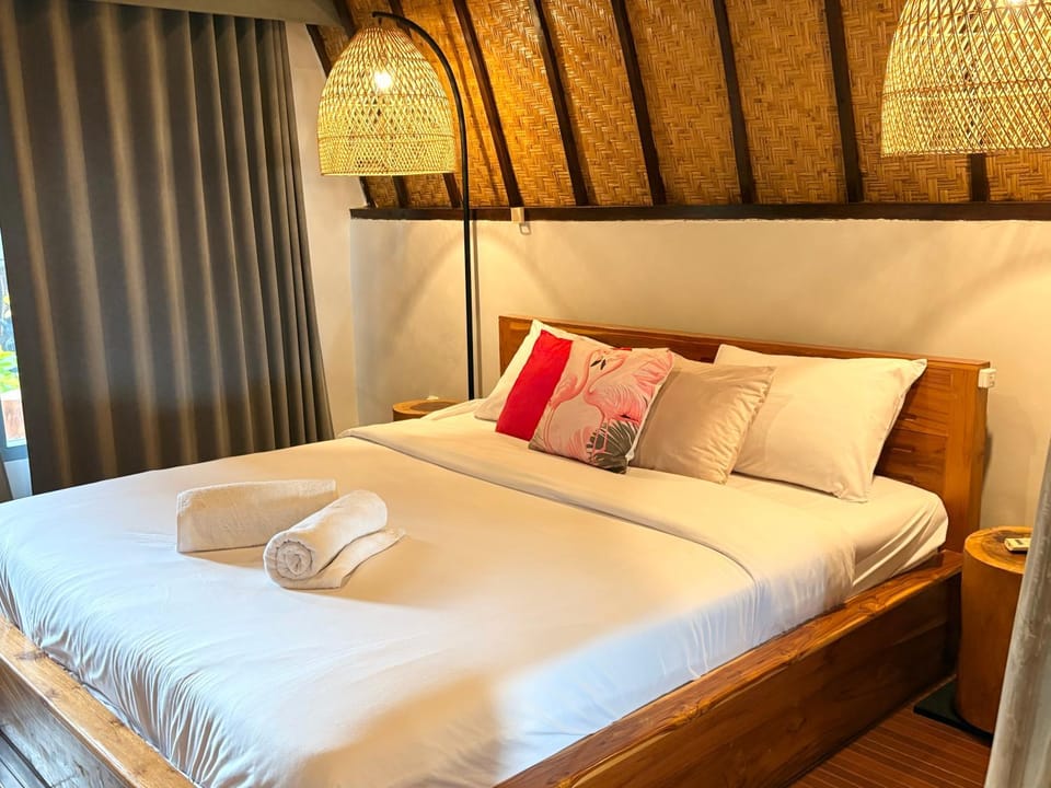 Pink Flamingo Hotel in Pemenang