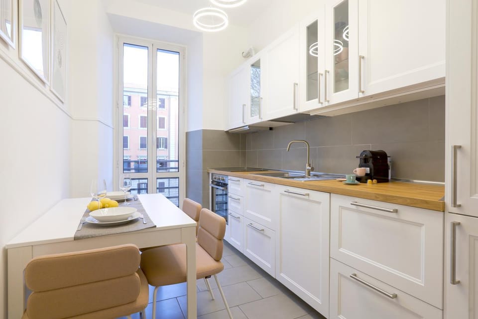 Kitchen or kitchenette, Dining area, dishwasher, stove