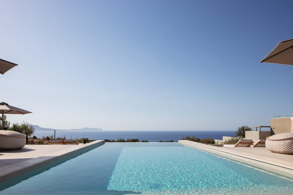 Pool view, Sea view, Swimming pool, sunbed