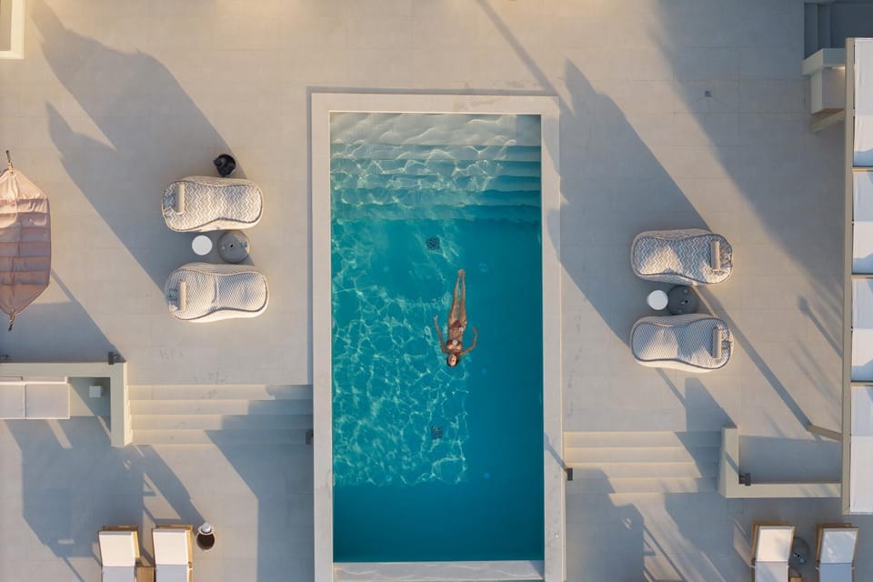 Bird's eye view, Swimming pool