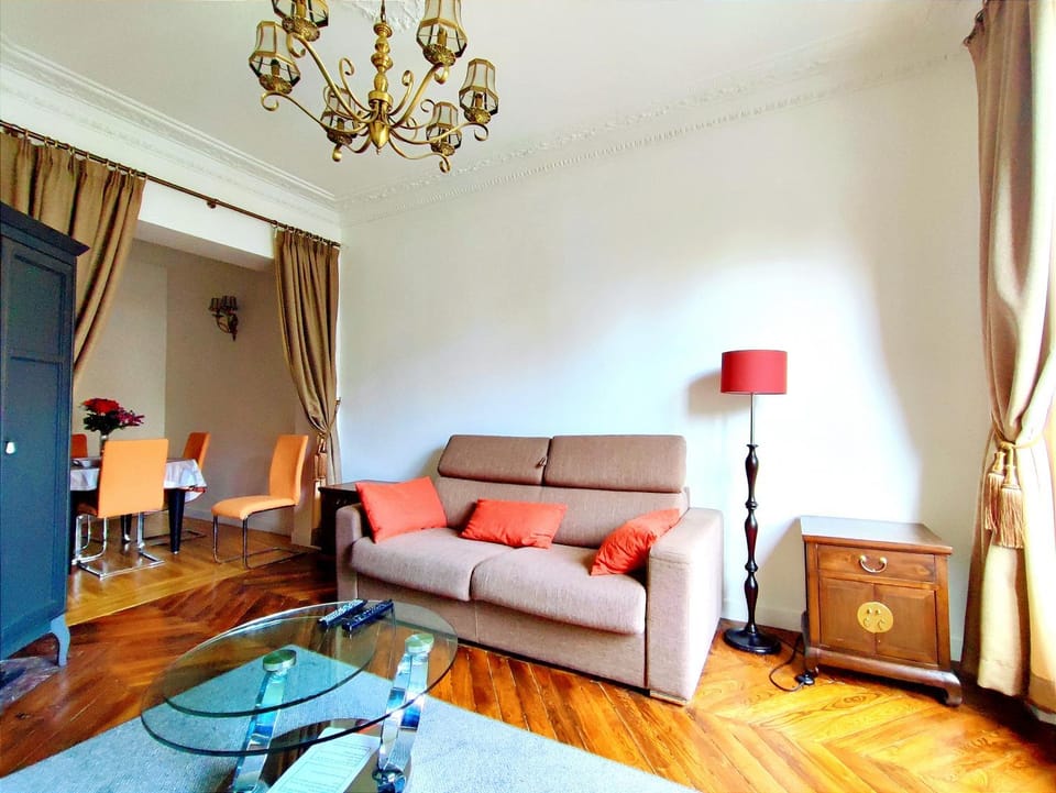 Paris 15 Urban Apartment with Local Life and Easy Metro Access Apartment in Paris