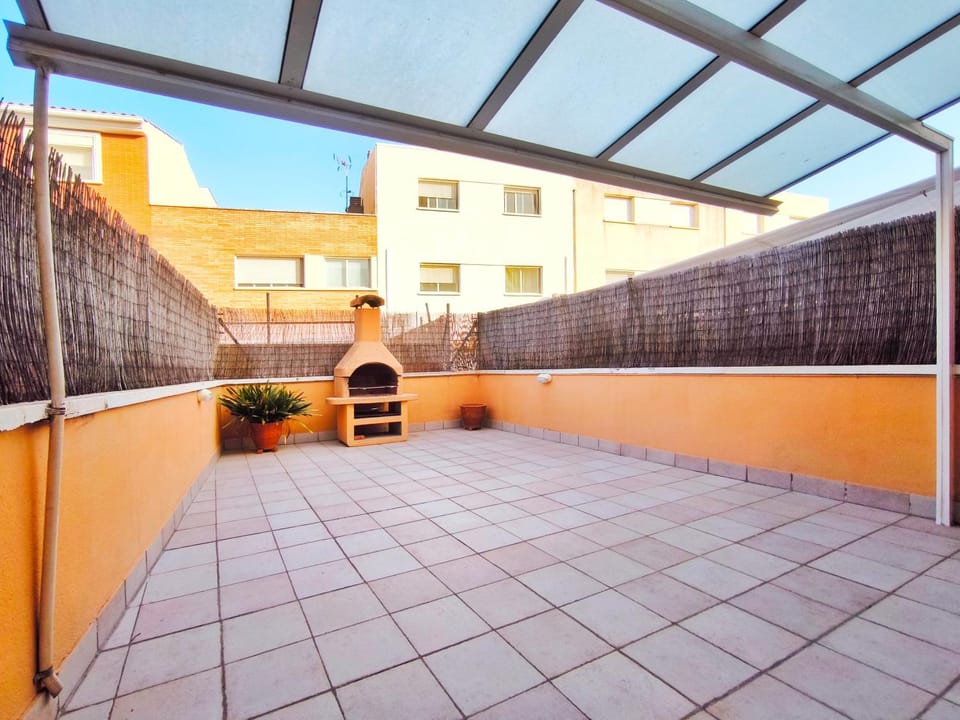 Patio, BBQ facilities