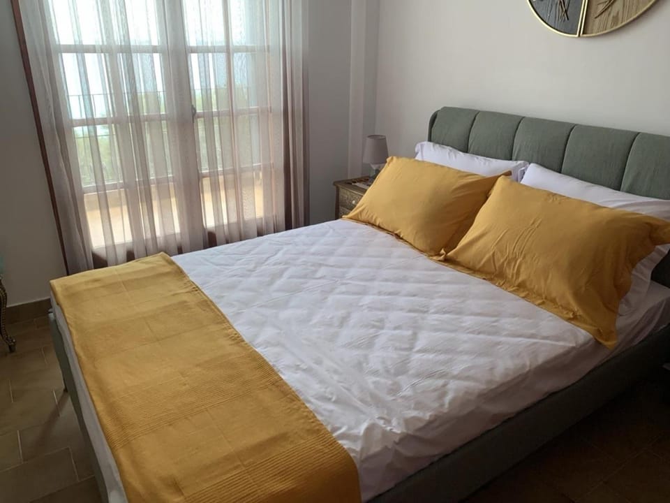 Photo of the whole room, Bedroom, Sea view