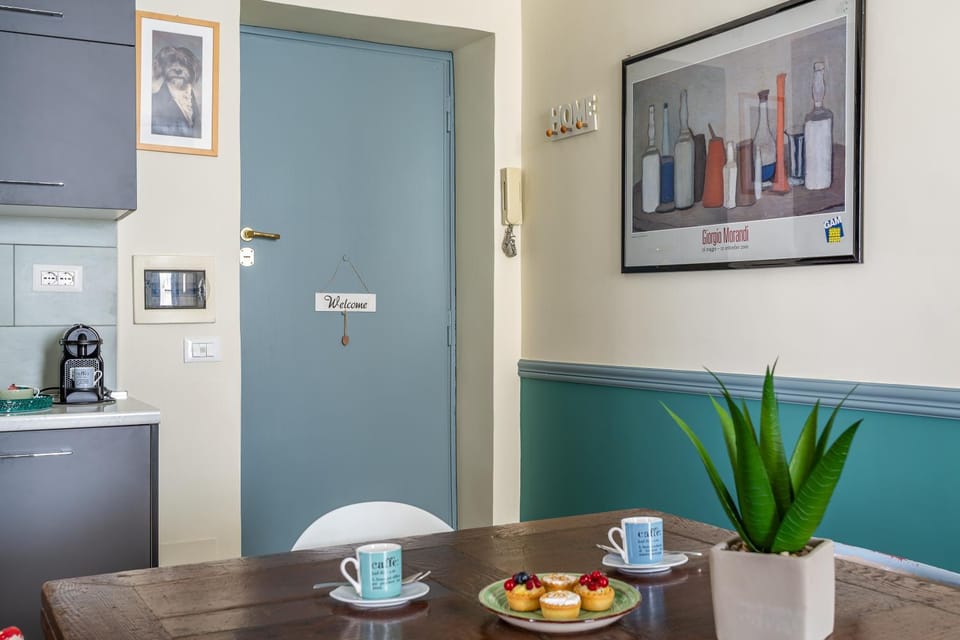Food and drinks, Dining area, Food