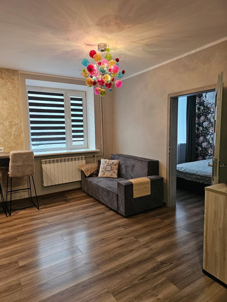 Bed, Living room, Photo of the whole room, Seating area