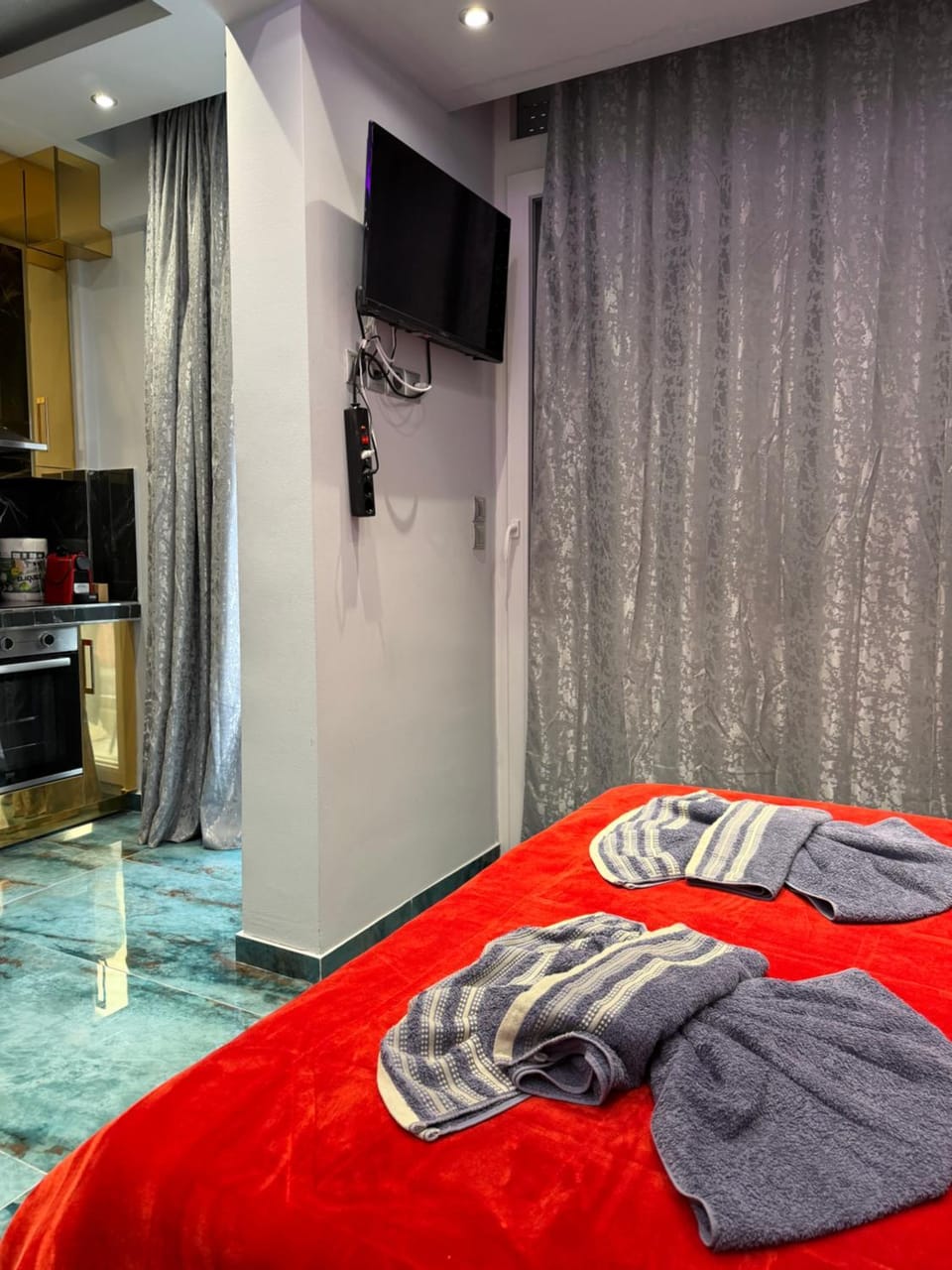 ΠΕΥΚΟΧΩΡΙ STUDIOS LUXURY 04 by antonis Apartment in Halkidiki